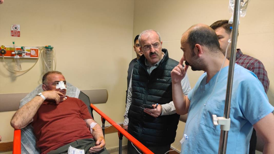 Biri yolcu otobüsü 3 araç kaza yaptı! 8 ölü, çok sayıda yaralı var 17